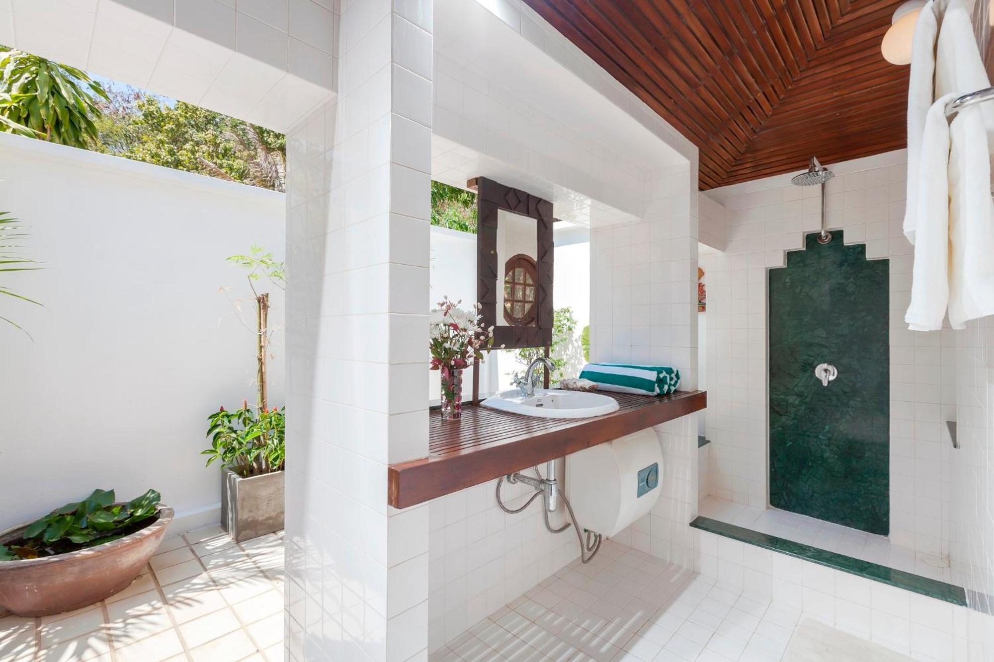 Baan Khunying - Secluded Phuket Beachfront Villa Rawai Extérieur photo
