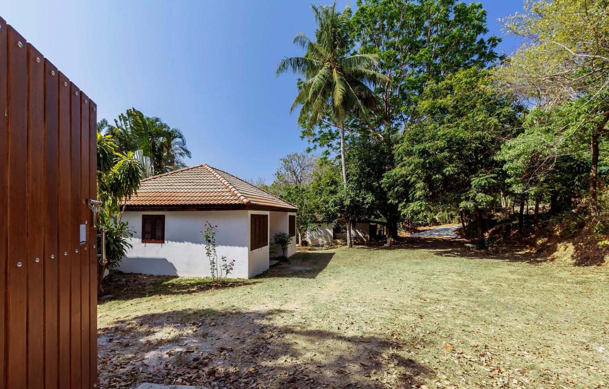 Baan Khunying - Secluded Phuket Beachfront Villa Rawai Extérieur photo