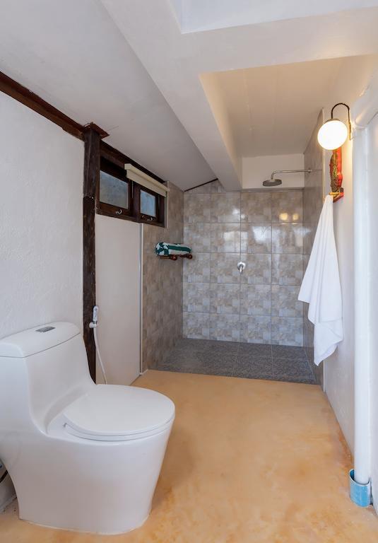 Baan Khunying - Secluded Phuket Beachfront Villa Rawai Chambre photo