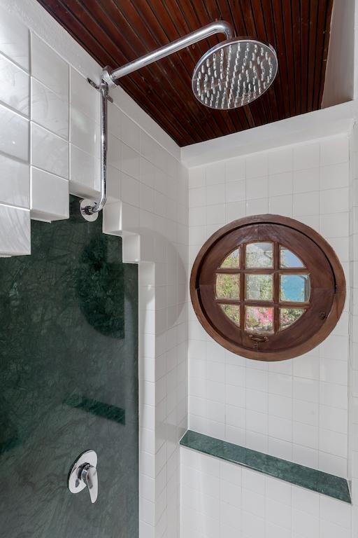 Baan Khunying - Secluded Phuket Beachfront Villa Rawai Chambre photo
