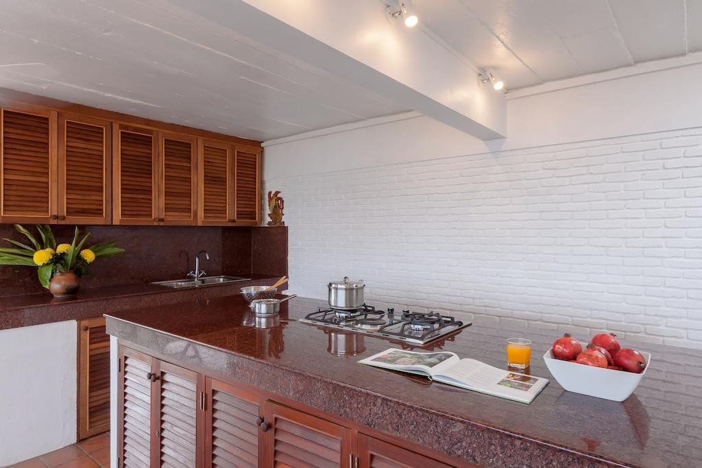 Baan Khunying - Secluded Phuket Beachfront Villa Rawai Chambre photo